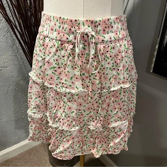 🌸ALICE + OLIVIA VINITA FLORAL RUFFLE SKIRT SIZE 8🌸 - Picture 3 of 6